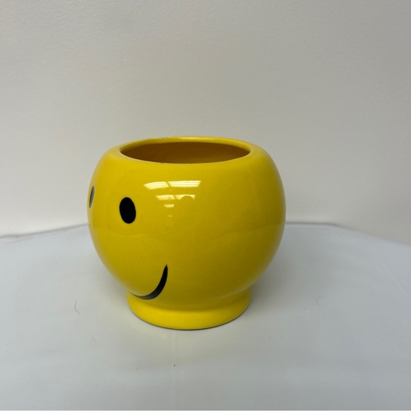 Smiley Face Coffee Mug Happy Face Emoji Yellow soup bowl No Stains Or Chips - Picture 6 of 10
